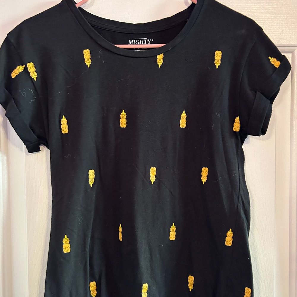 Black honeybear t-shirt